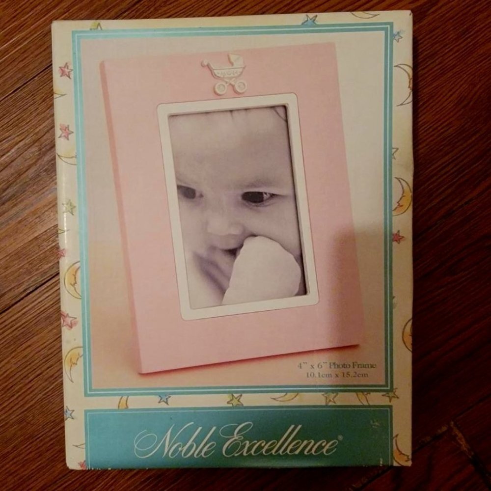 Newborn Photo Frame - Pale Pink - *GIRL*